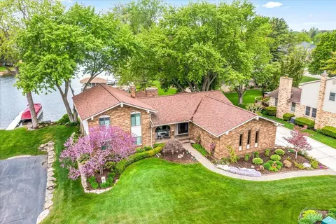 4773 Winewood Ln, Commerce, MI 48382