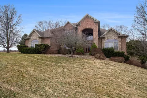 1606 Kriss Crossing Rd, Brighton, MI 48114
