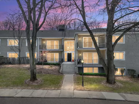 1113 N Old Woodward Ave #36, Birmingham, MI 48009