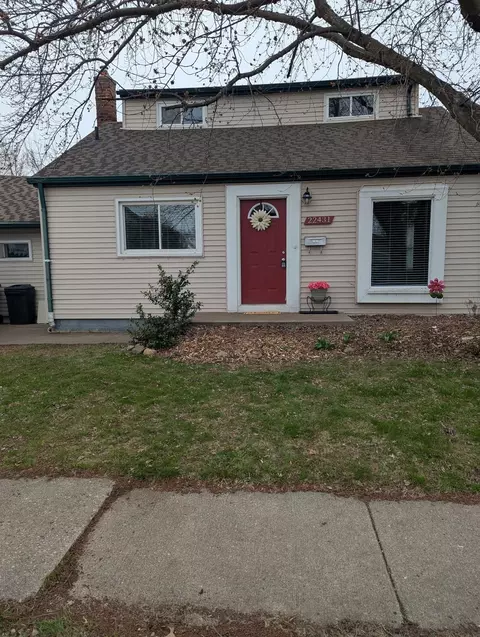 22431 Glen Crt Ct, Saint Clair Shores, MI 48080