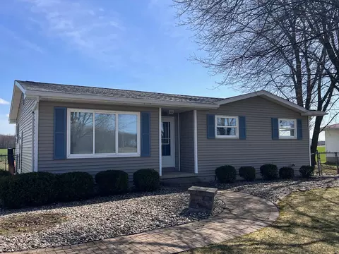 8181 Van Vleet Rd, Gaines, MI 48436