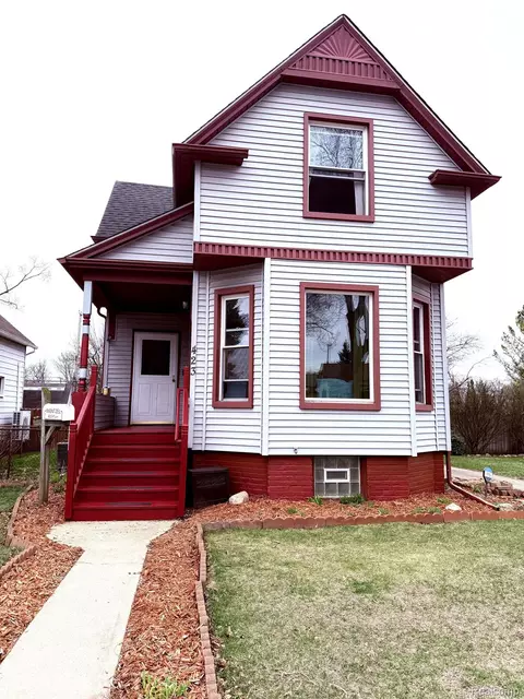 423 Plum St, Wyandotte, MI 48192
