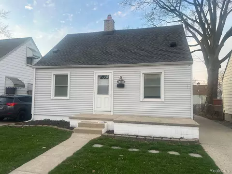34030 Glover St, Wayne, MI 48184