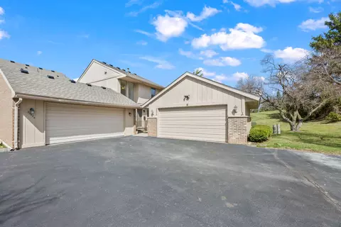 35428 Heritage Ln, Farmington, MI 48335