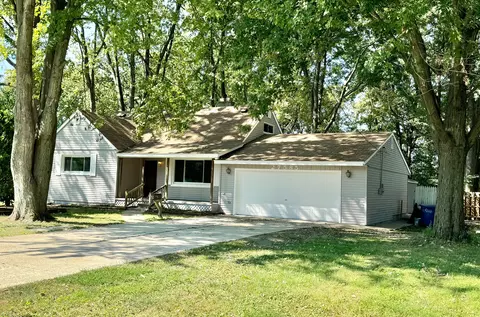 27585 Gilbert Dr, Warren, MI 48093