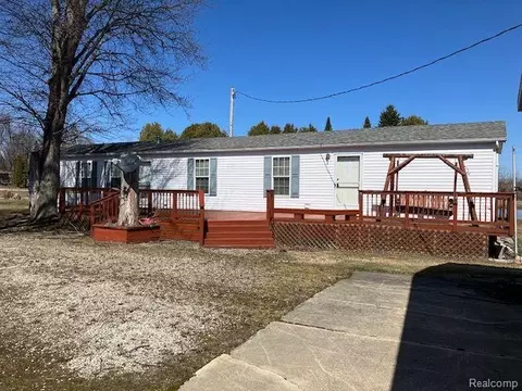 2900 Parkview Dr, Rubicon, MI 48468