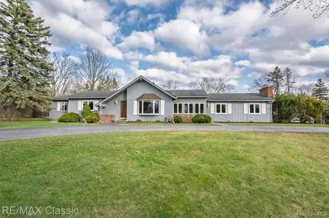 13120 N Beck Rd, Plymouth, MI 48170