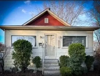 22711 Euclid St, Saint Clair Shores, MI 48082