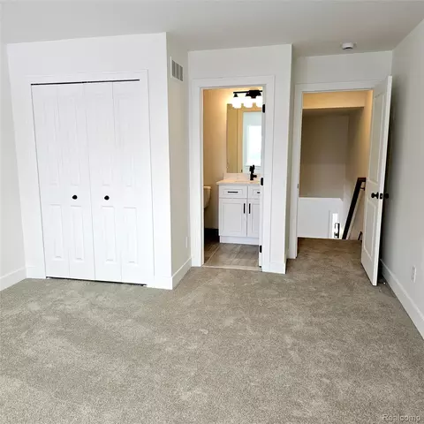 Bedroom - 50691 Timberstone Dr, Macomb, MI 48042 photo 3 of 4