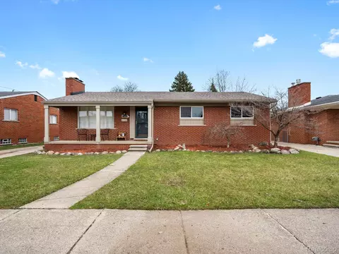7912 Donna St, Westland, MI 48185