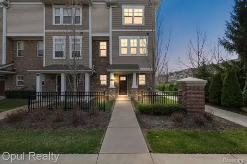 442 N Wixom Rd, Wixom, MI 48393