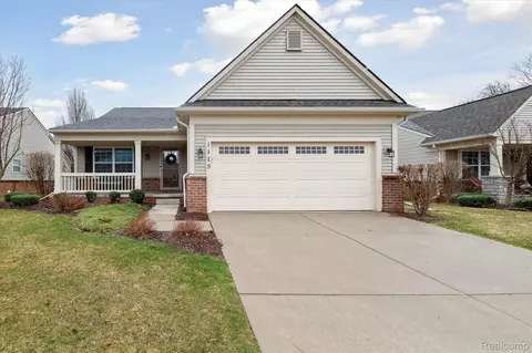 1115 Paddock Dr, South Lyon, MI 48178