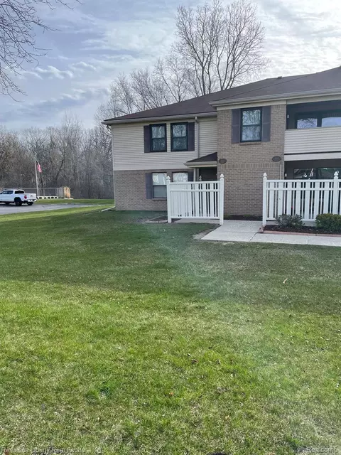19556 Northridge Dr 22 3 Dr #22, Northville, MI 48167