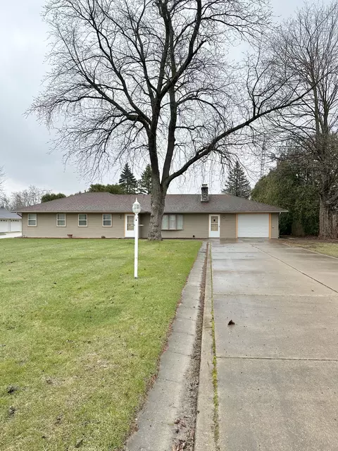 2677 Lamotte St, Marlette, MI 48453