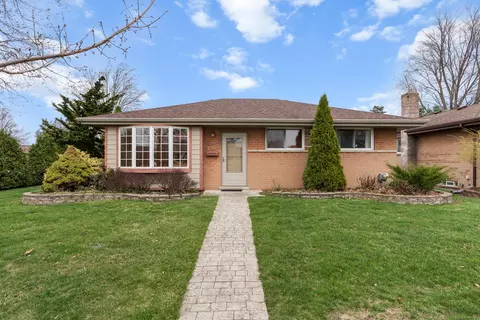 15453 Grovedale St, Roseville, MI 48066