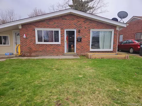 20709 Lockwood St, Taylor, MI 48180