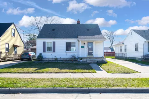 28190 Asmus St, Roseville, MI 48066