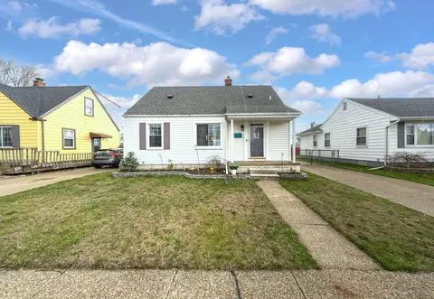 28190 Asmus St, Roseville, MI 48066