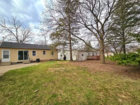 2114 W Miller Rd, Lansing, MI 48911