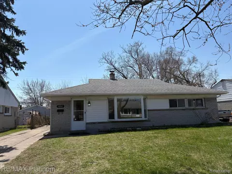 914 E Kalama Ave, Madison Heights, MI 48071