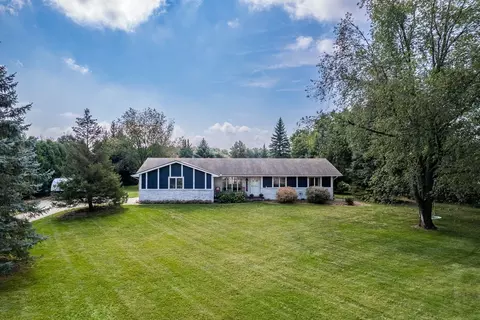12034 Larkins Rd, Brighton, MI 48114