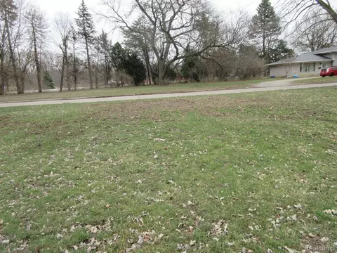 00 Fenton, Clinton, MI 48038