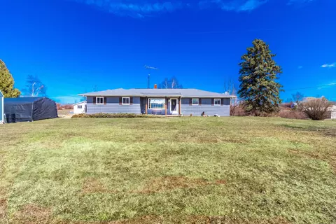 1036 W Brown Rd, Fremont, MI 48744