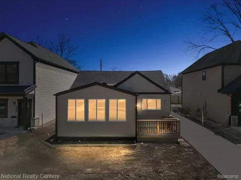 2138 Almont St, Ferndale, MI 48220
