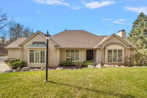 2408 Hickory Glen Dr, Bloomfield Hills, MI 48304