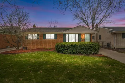 419 N Webik Ave, Clawson, MI 48017