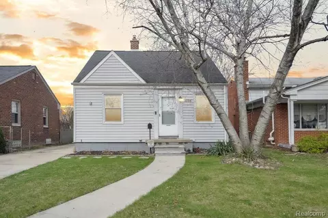 3736 Katherine St, Dearborn, MI 48124