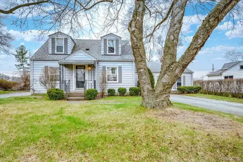 26581 Crystal Ave, Warren, MI 48091