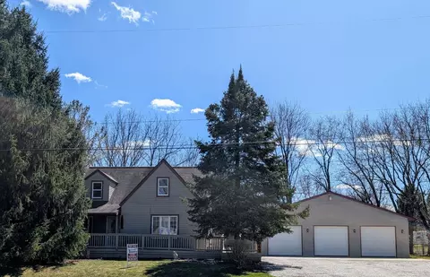 1042 E Hollywood Blvd, Thetford, MI 48420