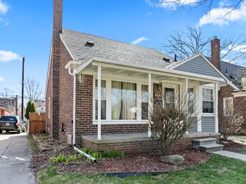8242 Riverdale St, Dearborn Heights, MI 48127