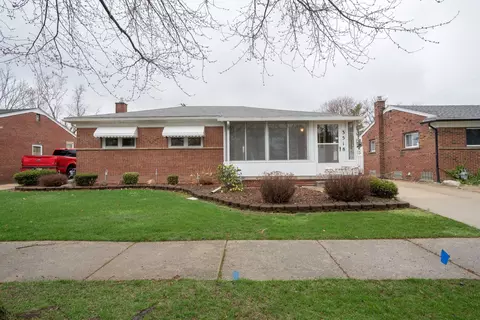 3518 Norwood Dr, Trenton, MI 48183