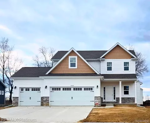 13222 Westwinds Dr, Fenton, MI 48451