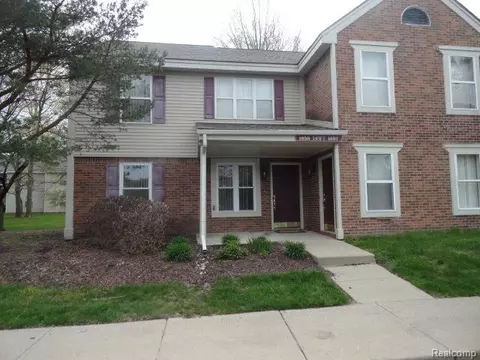 1656 Emerson Cir, Rochester Hills, MI 48307