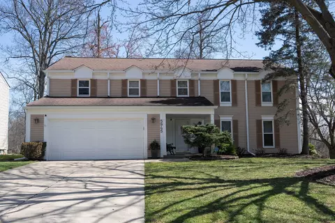 5945 Cromwell Rd, West Bloomfield, MI 48322