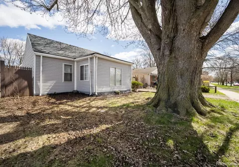 5829 Princess St, Taylor, MI 48180