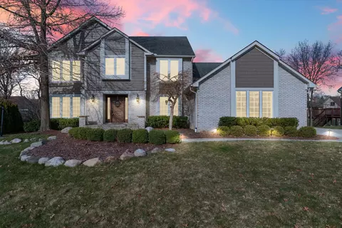 18040 W Northville Trl, Northville, MI 48168