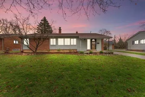 2435 Northfield St, Trenton, MI 48183