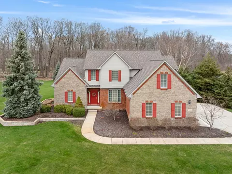 128 W Auburn Trl, Brighton, MI 48114