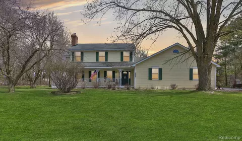 5449 Highlawn Way, Brighton, MI 48114