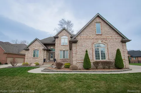 49662 Shelby Creek Dr, Shelby Township, MI 48317
