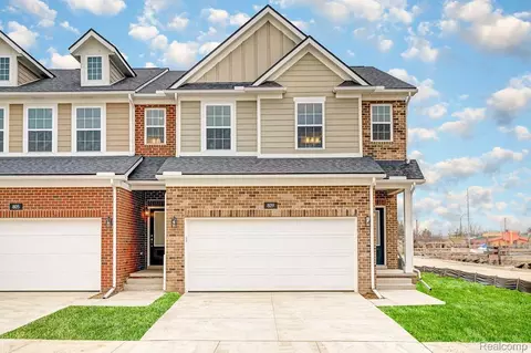 840 Cortland Ln, Troy, MI 48085