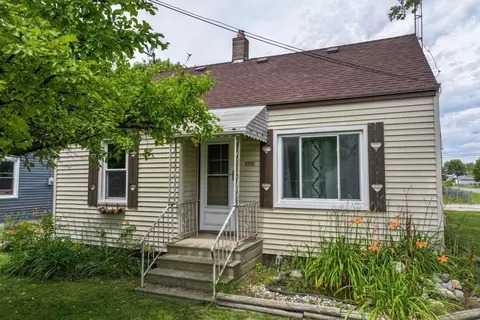 2093 Morris Ave, Burton, MI 48529