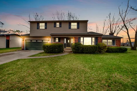 17142 Westbrook Dr, Livonia, MI 48152