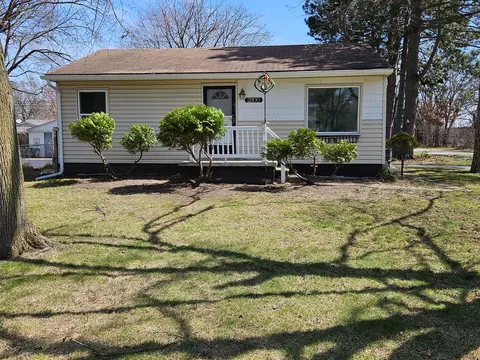 2200 Ellery Ave, Waterford, MI 48327
