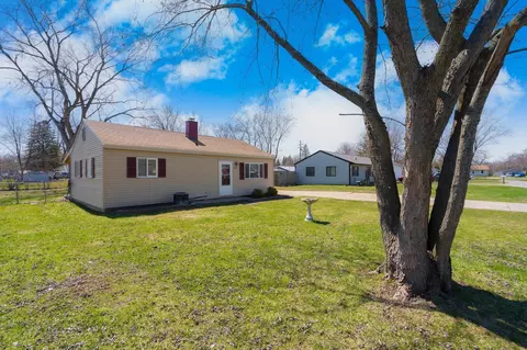 2454 Northdale Dr, Grand Blanc, MI 48439