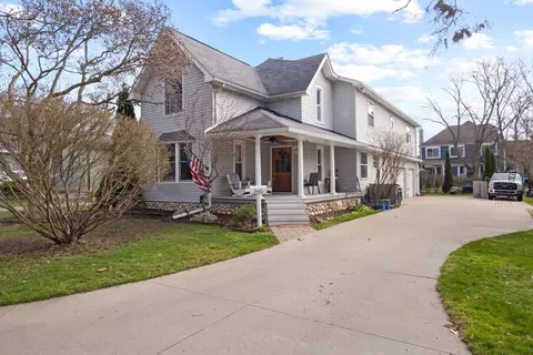 560 Carpenter St, Northville, MI 48167
